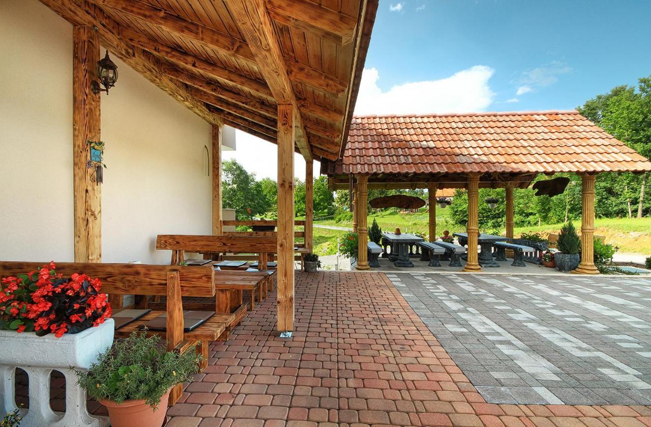 Guest House Buncic Rooms & Apartments Slunj Exterior foto